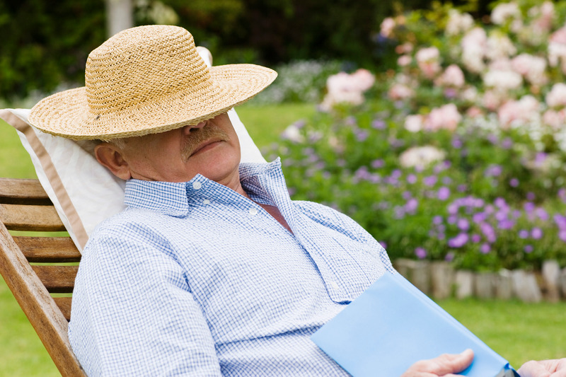 Homme qui fait une sieste