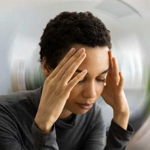 Patient présentant un traumatisme crânien après un choc à la tête.